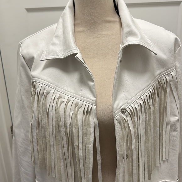 NWOT Steve Madden White Fringe Jacket - Picture 2 of 4
